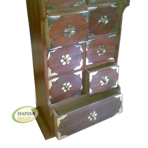 Belle Almirah en bois de design antique faite à la main avec une gravure élégante - Product Image 2