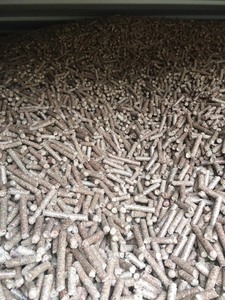 GRANULÉS DE BOIS DE CAOUTCHOUC - Mme Sigrid - Product Image 4