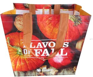 Vietnam Eco-friendly Reusable PP Woven Shopping <b>Bag</b> Customized Color <b>Medium</b> <b>Size</b> Fashion Style Hanging Closure for Promotional - Product Image 1