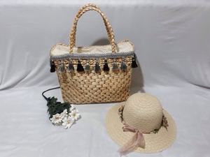 Petit sac à bandoulière en paille avec fermeture à cordon - Product Image 4