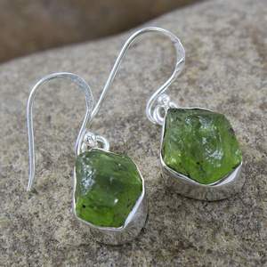 ต่างหูจิวเวลรี่925แบบหยาบทำจากเงินสเตอลิงแบบคลาสสิกดีไซน์หรูหราทำจากหินเพอริดอททางตะวันตกเฉียงใต้ - Product Image 1