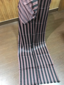 Bufanda cómoda para adultos con chal tradicional de rayón viscosa estampado de nuevo diseño para uso diario en la temporada de primavera - Product Image 3