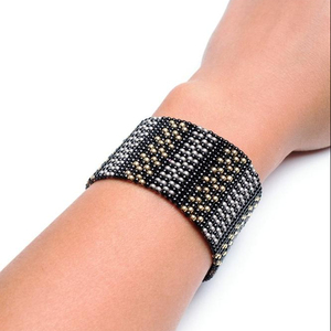 Bracelet en perles tissé à la main pour femme, bracelet en perles tissées sur métier, l'art du fait main - Product Image 1