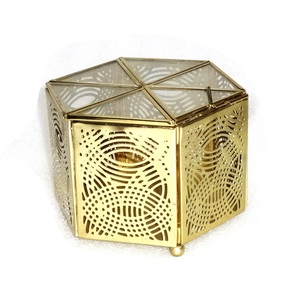 Joyero superior de cristal de filigrana de grabado decorativo Hexagonal para almacenamiento y exhibición de Joyas de escaparate - Product Image 1