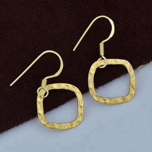 Pendientes colgantes de resorte liso chapados en oro y plata de ley sólida 925, fabricante exportador de joyería hecha a mano POR CASA DE PLATA - Product Image 2