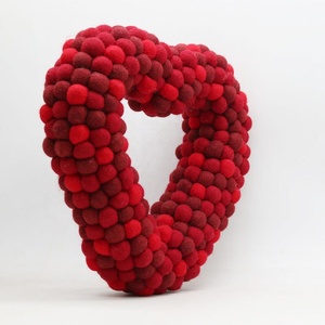 Guirlande de feutre de laine faite à la main FYW-005 écologique sans azo teint 100% pure laine de nouvelle-zélande femmes qualifiées artisans népal - Product Image 2