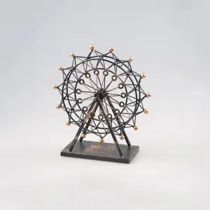 Декоративная подставка для украшений с изображением колеса обозрения