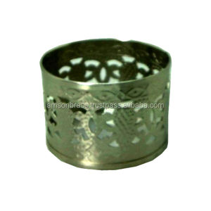 Rond de serviette en métal solide fait à la main pour la décoration de table de fête de mariage d'hôtels et de restaurants - Product Image 5