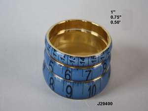 Bracelet en résine rose foncé, avec motifs à ruban mesurer, disponible en toutes les couleurs, pour femmes et filles - Product Image 5