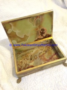 Boîtes à bijoux rectangulaires en onyx avec pieds en laiton uniques, cadeaux décoratifs verts pour les mariages - Product Image 4
