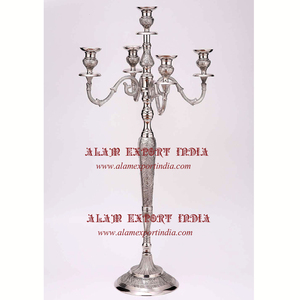 Pièce maîtresse décorative de table de mariage à 5 bras faite à la main Candélabre en métal coulé en aluminium nickelé Bougeoir Prix de gros - Product Image 2