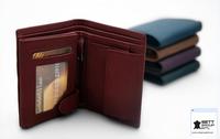 Dompet Anti Maling elegan dan percaya diri pria dengan lapisan katun dan penutup terbuka menampilkan desain Logo seksi dan bahan PU