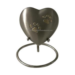 Neuf chaud gravés dorés en forme de cœur pour animaux domestiques, en laiton gris, répulsif pour crinière, pour chat et chien, fournitures d'anniversaire, fait à la main en inde - Product Image 2