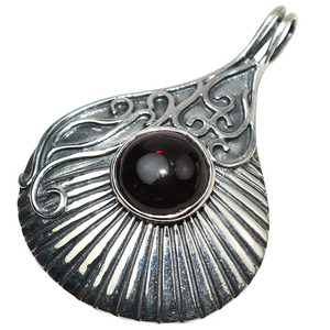 Colgante de plata de ley 925 con forma redonda de granate rojo, joyería hecha a mano, joyería de plata India - Product Image 2