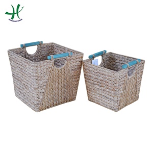 Panier en jacinthe d'eau naturelle écologique avec poignée en bois - Product Image 1