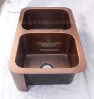 Évier de cuisine double section en cuivre antique, double bac moderne avec robinet, design à deux trous, fixation sous plan avec tablier avant