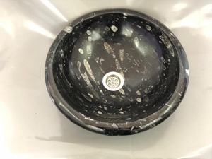 อ่างล้างหน้าหินฟอสซิลธรรมชาติรูปทรงกลม  รักษ์โลก  ผิวสัมผัสสีดำ - Product Image 2