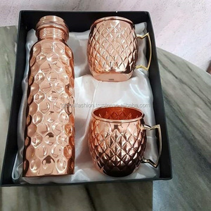 Fabrication directe Inde 100% cuivre 950ml bouteille d'eau de style vintage écologique conception personnalisée couvercle étanche à bon prix - Product Image 2
