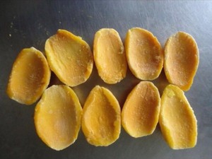 Industrial Bulk IQF Vacuum Pack Frozen Mango Portion Sun Ripened Flesh Water Preservation Confectionery Application Vietnam 100% - Product Image 5