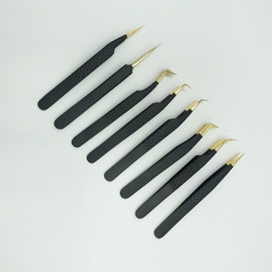 Pinzas para Pestañas con Punta Dorada en Negro Mate, Acero Inoxidable, Punta Puntiaguda, Sostenibles, Probadas a Mano, Pinzas para Extensión de Pestañas - Product Image 4