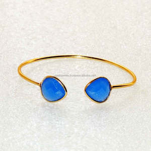 Brazalete de Plata Esterlina Chapado en Oro, Brazalete Ajustable con Forma de Pera Facetada, Calcedonia Azul Natural, Fiesta Cristiana - Product Image 2