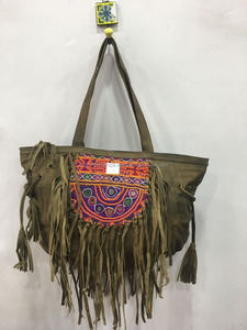 Bolso de hombro de cuero PU para mujer con gran capacidad y bordado para viajar al por mayor - Product Image 2