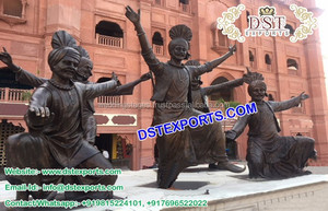 Estatua de fibra de dama Punjabi con charkha, estatua de fibra de cultura Punjabi en venta, estatua de boda india para decoración de entrada - Product Image 5
