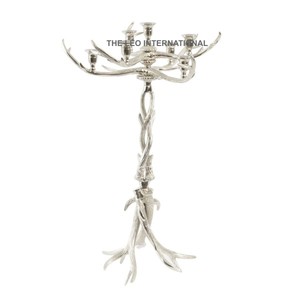 Portavelas de asta niquelada de Metal de aluminio Iluminación de aspecto de lujo Portavelas decorativo de boda de lujo - Product Image 1