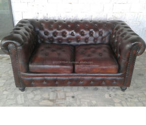 Chesterfield-sofá de cuero auténtico, 2 asientos - Product Image 1