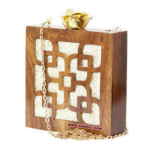 กระเป๋าถือทรงกล่องไม้ ทำจากไม้ - Product Image 3