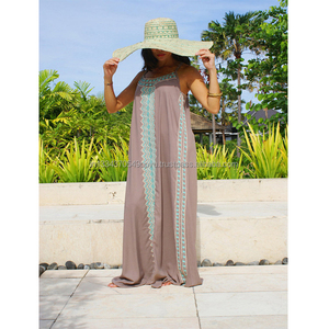 Đầm Dài Thời Trang Đơn Giản 2019, Đầm Maxi Thêu Cổ Lọ Có Dây Giày Điều Chỉnh Được - Product Image 1