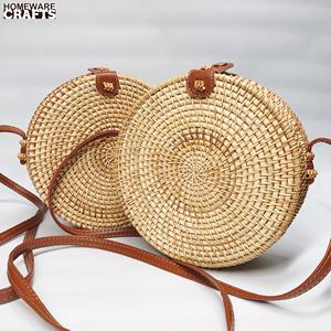 Vente en gros 100% sac en rotin fait main avec logo personnalisé style plage de Bali doublure en coton naturel diamant pompon décoration prix Vietnam - Product Image 5