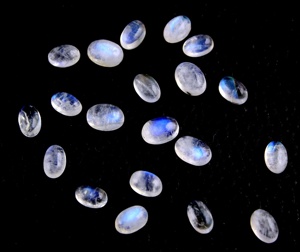 Merveilleux cabochons naturels de pierre de lune arc-en-ciel Belle pierre précieuse de feu bleu en forme ovale lisse Pierres précieuses en vrac - Product Image 3