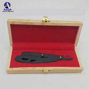 Navaja de Barbero de Acero Inoxidable con Recubrimiento de Color Negro para Uso en Salón y Afeitado Personal con Caja de Almacenamiento de Madera - Product Image 2