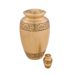 Urnes de crémation en métal solide de conception de bande simple et urnes commémoratives funéraires tendances à vendre au meilleur prix - Product Image 2