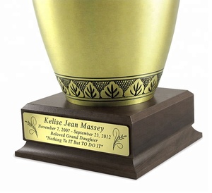 Plaque nominative avec support pour urne funéraire adulte – Fournitures funéraires - Product Image 1