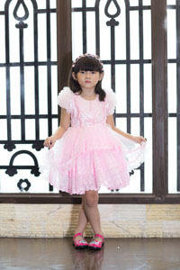 Vêtements pour enfants de haute qualité, robes de fête pour bébé fille, robe de princesse en dentelle Netfrock en provenance du Vietnam - Product Image 2