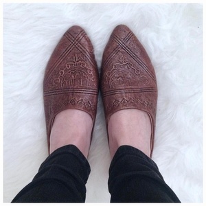 รองเท้าแตะหนังแท้ทำมือสำหรับผู้หญิง รุ่นใหม่ ฤดูใบไม้ผลิ/ฤดูร้อน แฟชั่นสำหรับใช้ในชีวิตประจำวัน - ผลิตในโมร็อกโก บาบูเช่ - Product Image 1