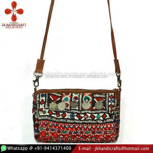 Gypsy Banjara Tribal Cross Body Bag Remover Bolso con correa de cuero Tribal Banjara Clutch Bag - Product Image 2
