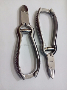 Pinza de Podología encarnada con diseño de punta fina para usar en los dedos - Product Image 2