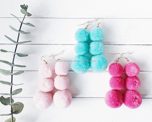   Pendientes de pompón hechos a mano en rosa claro/menta/rosa, pendientes colgantes, pendientes de triple bola - Product Image 1