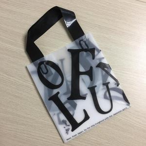 Bolsas de Plástico con Asas Suaves, Sellado Térmico e Impresión por Grabado, Hechas en Vietnam - Product Image 1