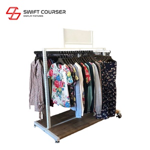 Perchero Moderno y Portátil con Ropa - Product Image 5