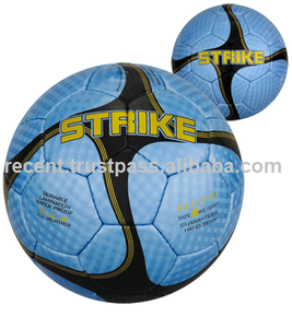 Ballon de football classique taille 5 en PU personnalisable pour match et entraînement, durable, écologique, cousu main à 4 couches, haute qualité - Product Image 3
