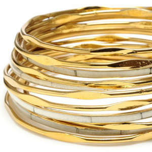 Bracelet mode en os naturel avec raccord en métal doré - Product Image 1