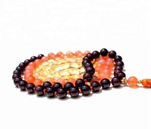Collier Mala noué 108 perles rondes artisanales 3 pierres précieuses Chakra avec grenat Style classique unisexe pour les fêtes et les cadeaux - Product Image 5
