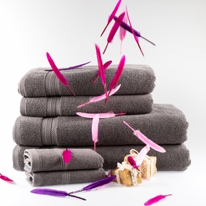 Toallas de baño para adultos Toalla de baño de Color sólido suave personalizada Algodón egipcio 5 estrellas Toalla de baño de hotel de lujo Exportador en India - Product Image 2