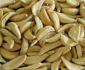 <b>Dried</b> Peeled Garlic Grade a Factory Price Direct Selling Wholesale Bulk Packaging South Africa Origin 24 Months Shelf Life - Product Image 1