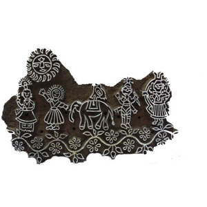 Timbre textile indien en bois sculpté à la main avec conception de procession à des fins décoratives - Product Image 1