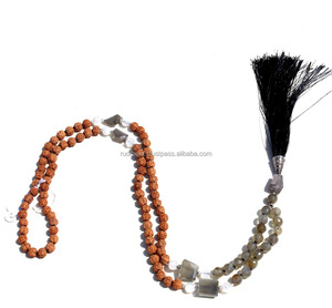 Collier Mala noué à la main en Labradorite Rudraksha 108 perles style bohème pour les fêtes bouddhistes et les cadeaux - Product Image 6